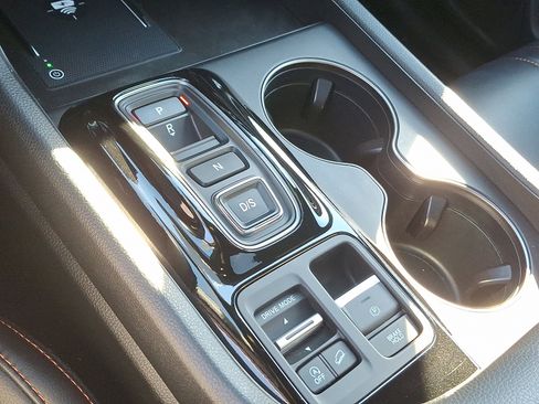 Used 2023 Honda Pilot TrailSport image 18