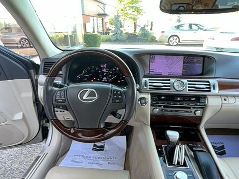 Used 2013 Lexus LS 460 L w/ All-Weather Pkg RWD image 7