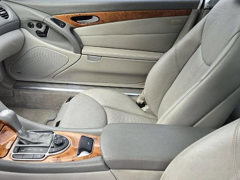 Used 2007 Mercedes-Benz SL 550 w/ AMG Sport Pkg image 16