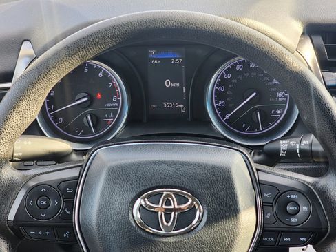 Used 2020 Toyota Camry LE FWD image 12