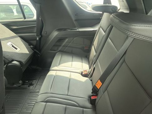 Used 2021 GMC Yukon Denali w/ Denali Premium Package AWD/4WD image 5