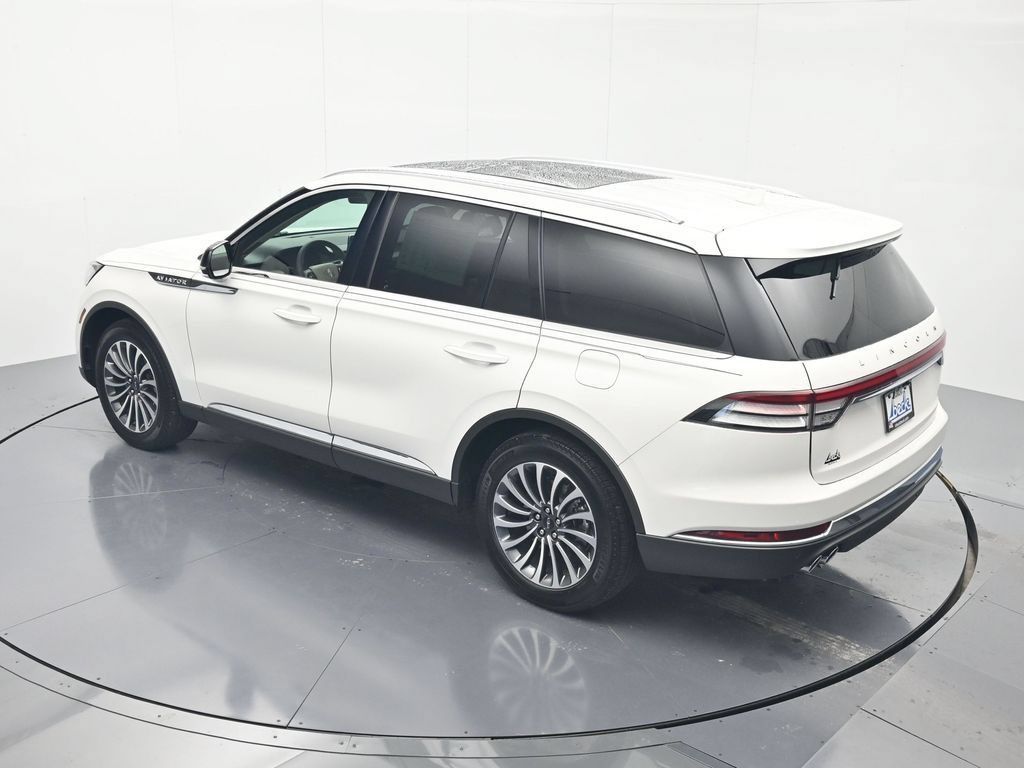 Used 2024 Lincoln Aviator 2WD w/ Premium Package image 36