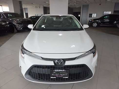 Used 2021 Toyota Corolla LE image 2