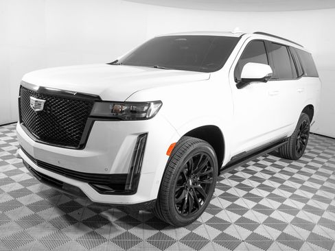 Used 2021 Cadillac Escalade Sport Platinum w/ LPO, ONYX Package image 8