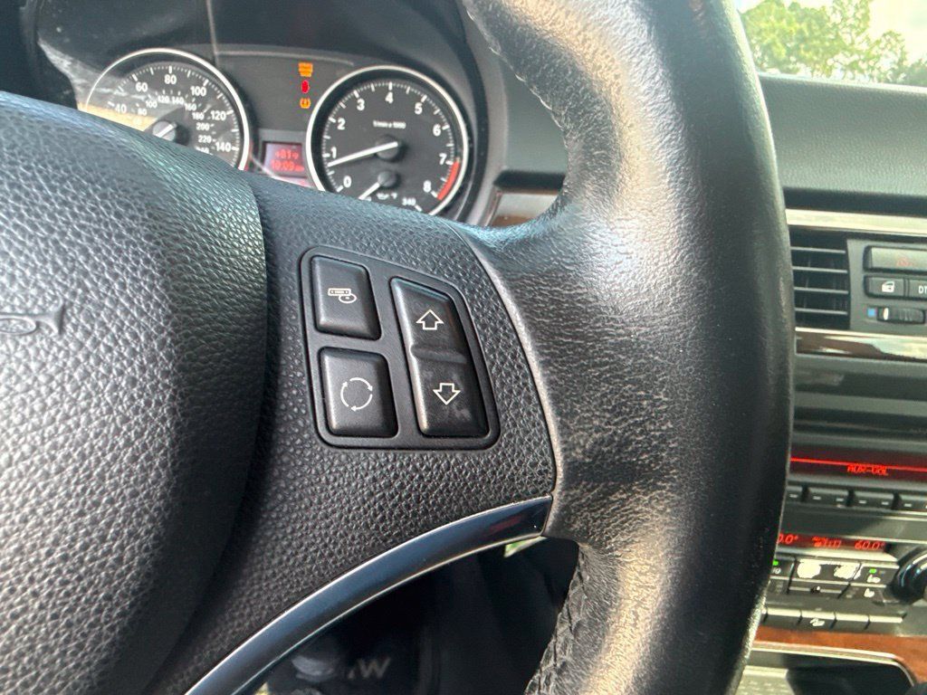 Used 2011 BMW 328i xDrive Coupe AWD/4WD image 19