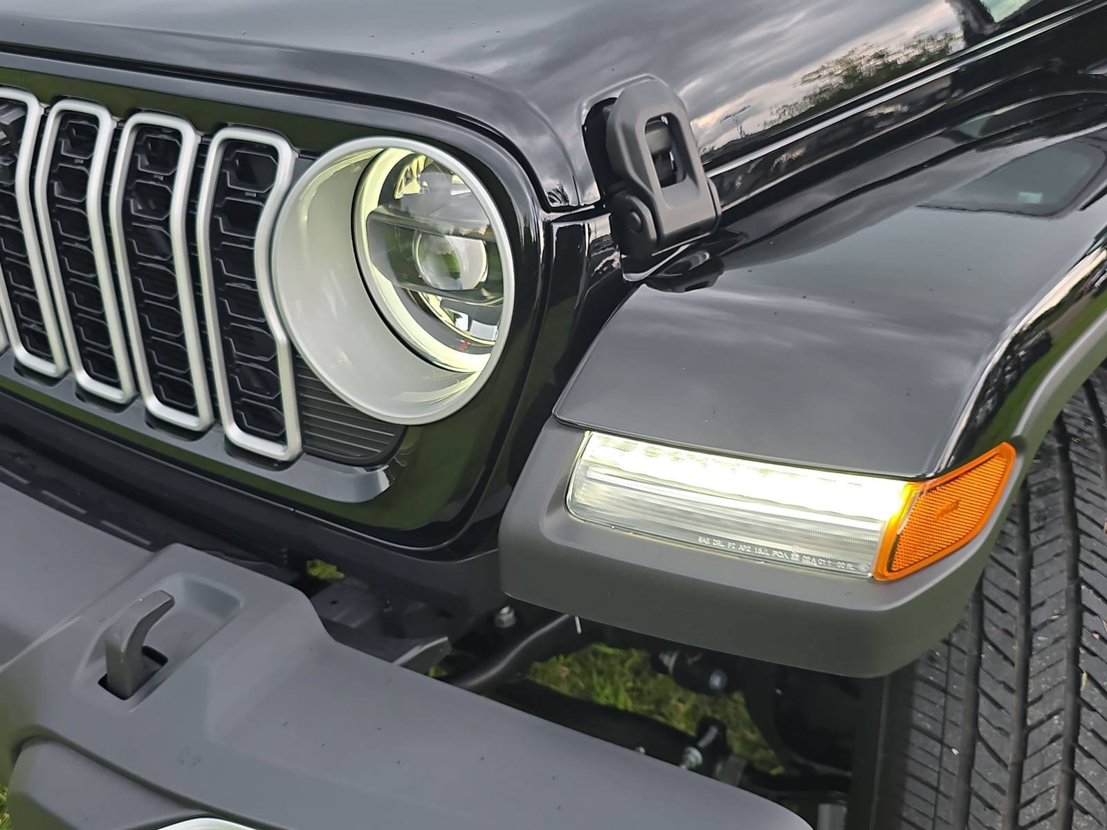 New 2026 Jeep Wrangler Unlimited Sahara AWD/4WD image 29