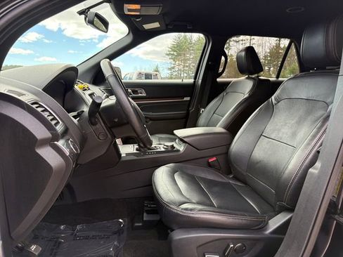Used 2018 Ford Explorer Limited AWD/4WD image 11