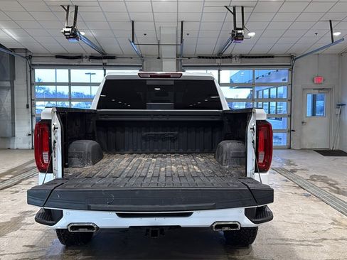 Used 2024 GMC Sierra 1500 AT4 w/ AT4 Premium Package image 16