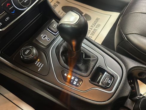 Certified 2021 Jeep Cherokee Latitude Lux 80th Anniv w/ Quick Order Package 26U 80TH image 25