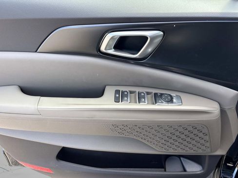 New 2026 Kia Carnival FWD image 19