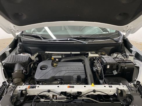 Used 2023 GMC Terrain SLT image 13