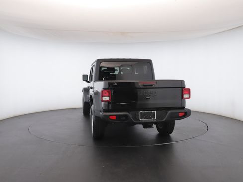 Used 2022 Jeep Gladiator Sport image 21