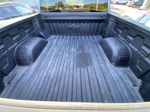 Used 2021 Chevrolet Silverado 1500 LT w/ Bed Protection Package AWD/4WD image 12