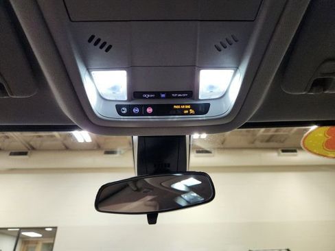 Used 2023 GMC Acadia SLE w/ Driver Convenience Package image 18