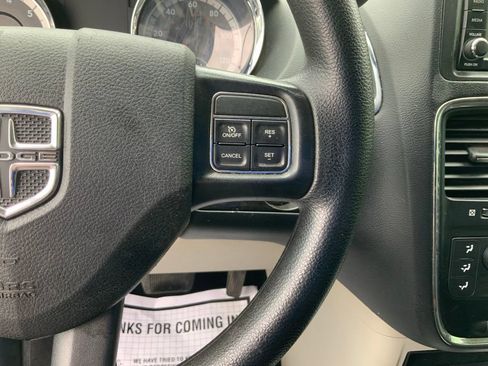 Used 2019 Dodge Grand Caravan SE w/ UConnect Hands-Free Group FWD image 20