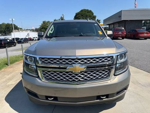 Used 2019 Chevrolet Tahoe LT w/ LT Signature Package AWD/4WD image 2
