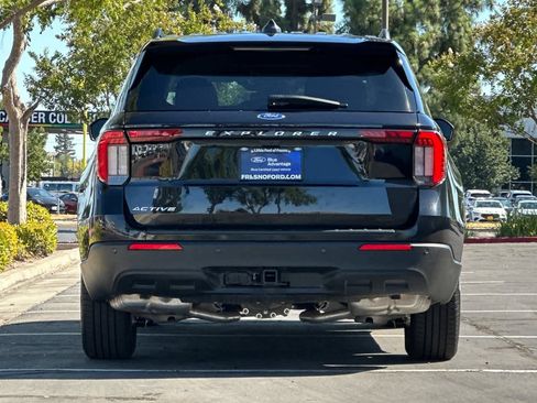 Certified 2025 Ford Explorer Active RWD image 8