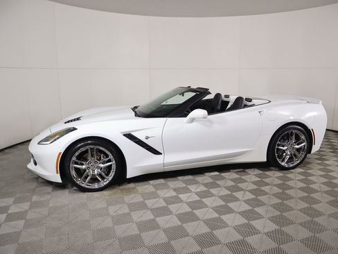 Used 2019 Chevrolet Corvette Stingray Convertible w/ 1LT image 8