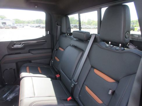 New 2026 GMC Sierra 1500 AT4 w/ AT4 Premium Package AWD/4WD image 17
