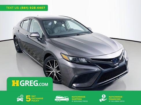 Used 2023 Toyota Camry SE image 1