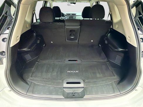Used 2019 Nissan Rogue SV AWD/4WD image 28