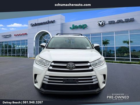 Used 2018 Toyota Highlander XLE w/ Protection Package #3 AWD/4WD image 2