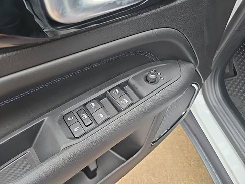 New 2026 Jeep Compass Latitude AWD/4WD image 30