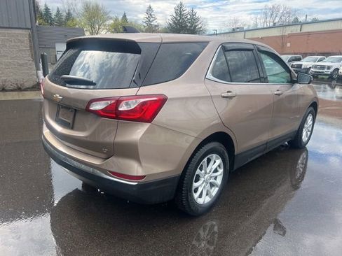 Used 2019 Chevrolet Equinox LT w/ Driver Convenience Package FWD image 5