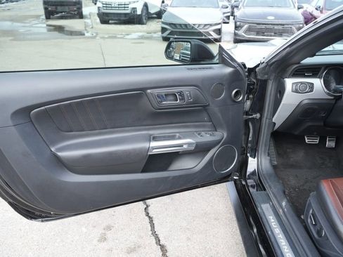 Used 2015 Ford Mustang Premium image 20