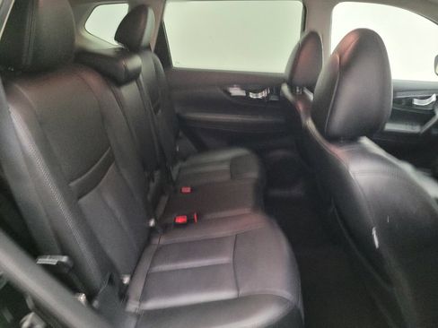 Used 2019 Nissan Rogue SL FWD image 19