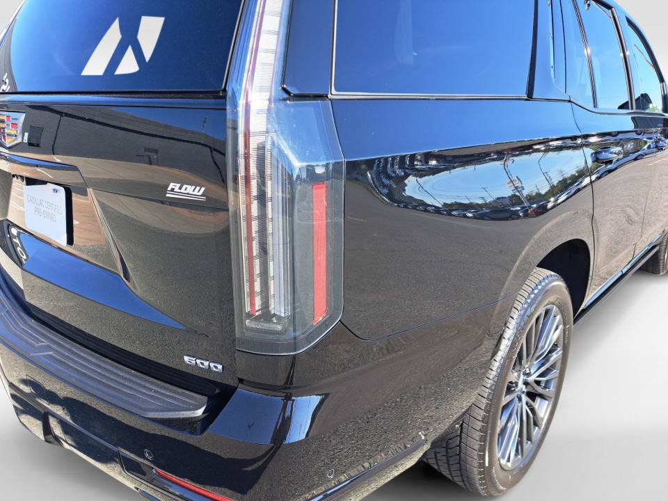 Certified 2025 Cadillac Escalade Sport Platinum w/ LPO, Floor Liner Package AWD/4WD image 18