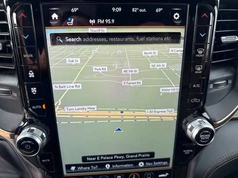 Used 2019 RAM 2500 Limited AWD/4WD image 26