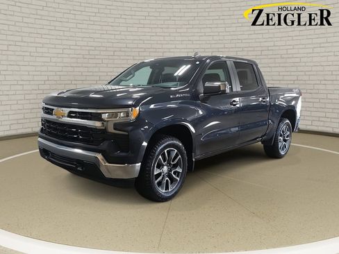 Used 2022 Chevrolet Silverado 1500 LT image 1
