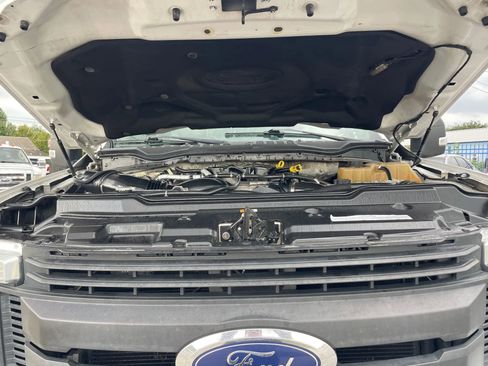 Used 2017 Ford F550 2WD Regular Cab Super Duty image 13