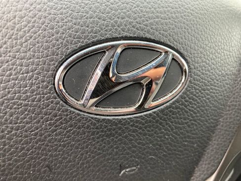 Used 2017 Hyundai Santa Fe Sport image 32