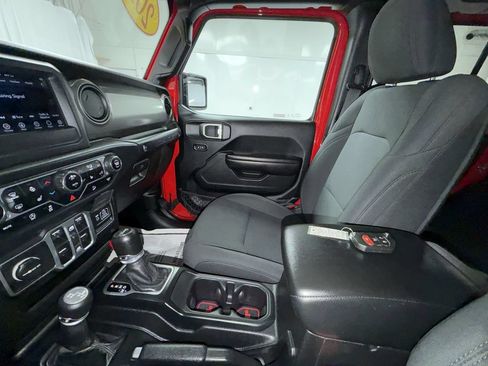 Used 2018 Jeep Wrangler Unlimited Sport S AWD/4WD image 23