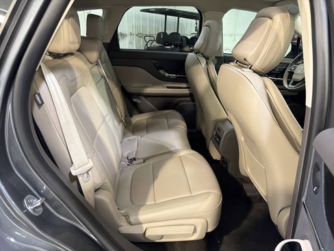 Used 2022 Lincoln Corsair Reserve w/ Equipment Group 201A image 11