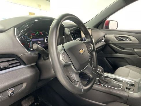 Used 2023 Chevrolet Traverse LT image 14
