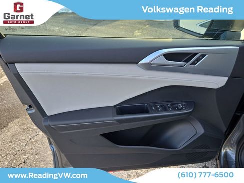 New 2026 Volkswagen Taos SE image 14