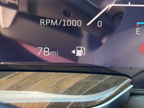 New 2026 Cadillac Escalade Platinum Sport w/ LPO, ONYX Package AWD/4WD image 35