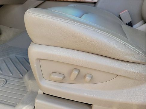Used 2020 Chevrolet Tahoe Premier RWD image 13