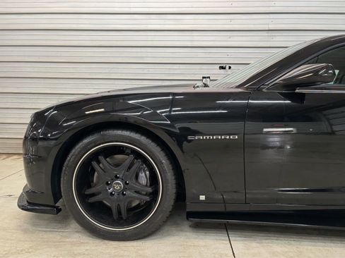 Used 2010 Chevrolet Camaro SS w/ RS Package RWD image 4