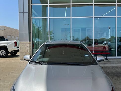 Used 2026 Toyota Corolla SE FWD image 13