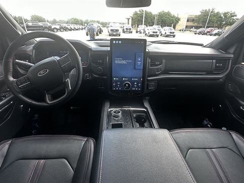 Used 2023 Ford Expedition Limited image 11