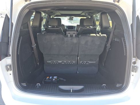 Used 2022 Chrysler Pacifica Limited w/ S Appearance Package image 18