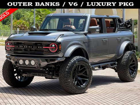 Used 2024 Ford Bronco Outer Banks AWD/4WD image 1