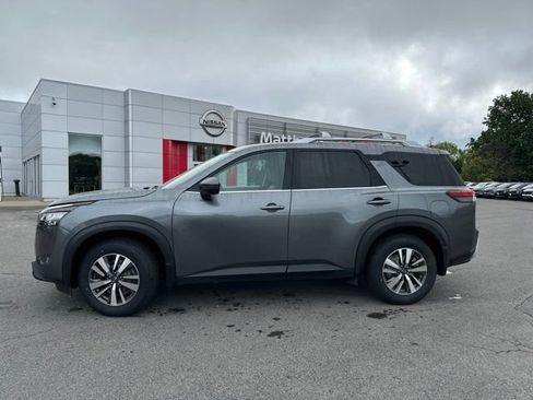 Certified 2024 Nissan Pathfinder SL AWD/4WD image 2
