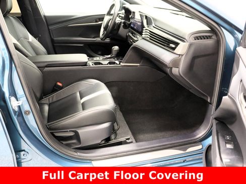 Used 2025 Toyota Camry SE image 37