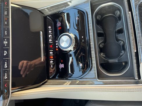 Used 2022 Jeep Wagoneer Series III w/ Convenience Group I image 23