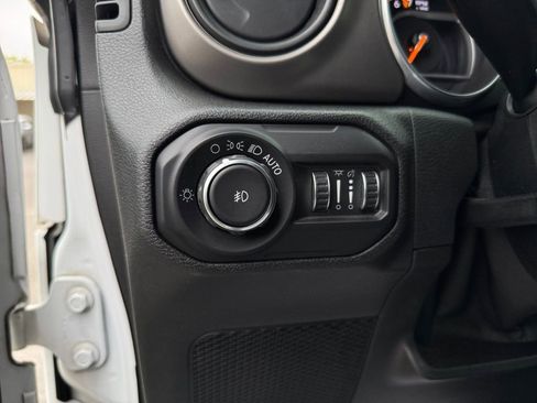 Used 2018 Jeep Wrangler Unlimited Sport S AWD/4WD image 31